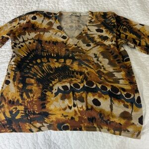 Neiman Marcus Cashmere V neck sweater